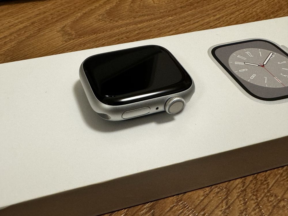 Apple Watch 8, 41mm Silver p/peças