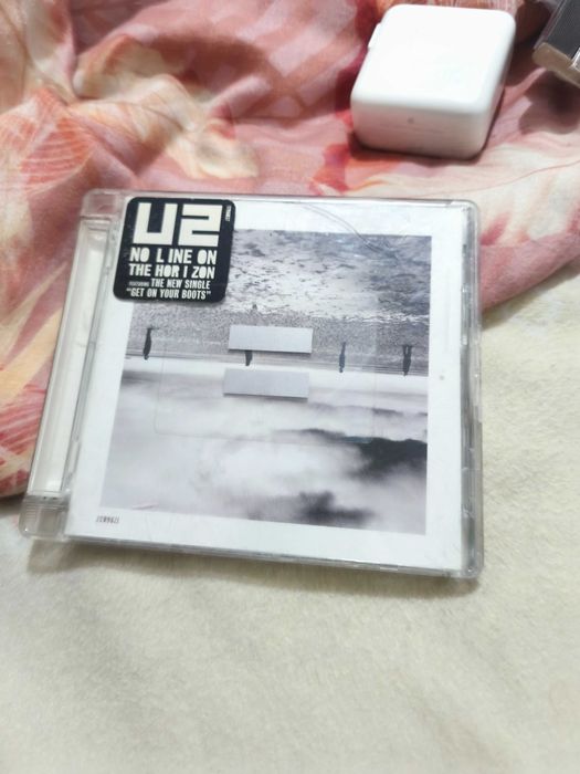 U2 – No Line On The Horizon
CD sem riscos
