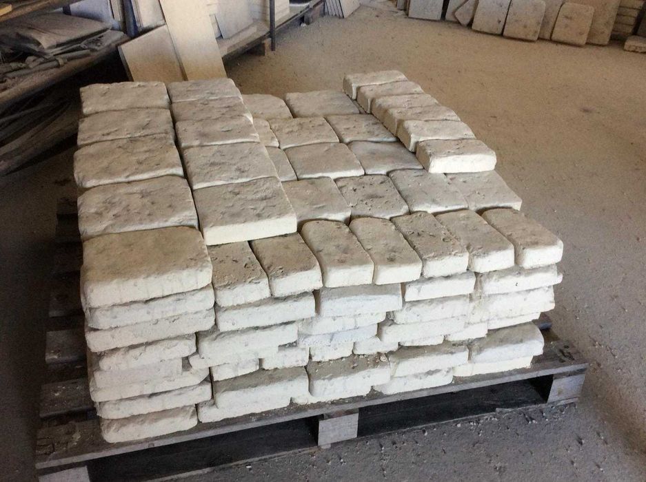 Equipamento para produção de pavés e dalles (lajes)