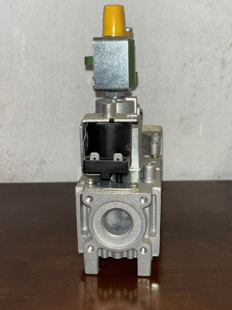 Zawór gazowy Honeywell - typ VR4605N A2049 2