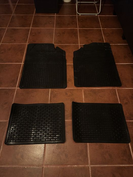 Fantasticos tapetes de borracha para carro