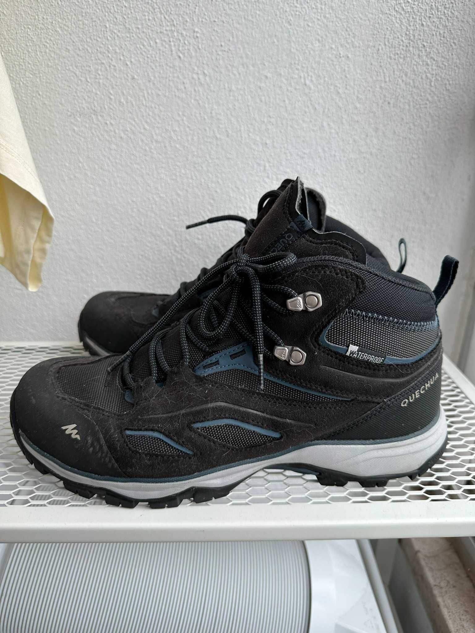 Botas impermeáveis de caminhada na montanha Quechua MH100 Mid 42