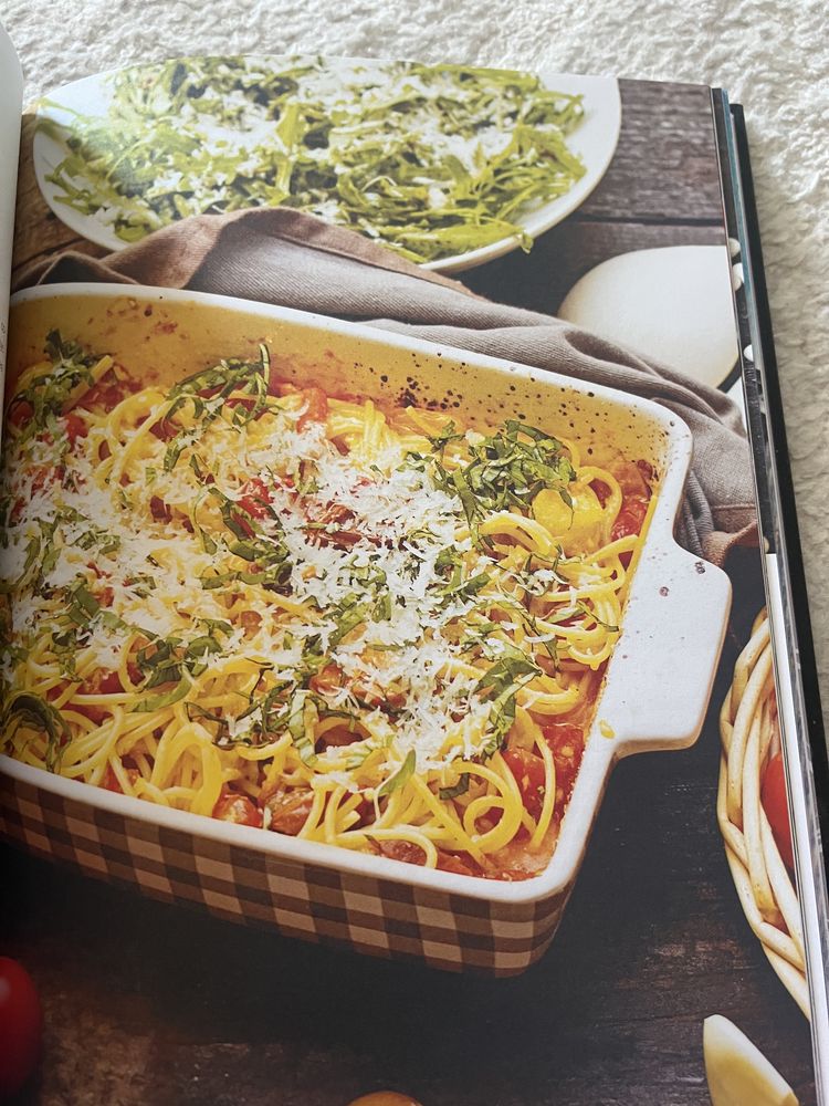 Продам книгу Сто хитів Picante Cooking