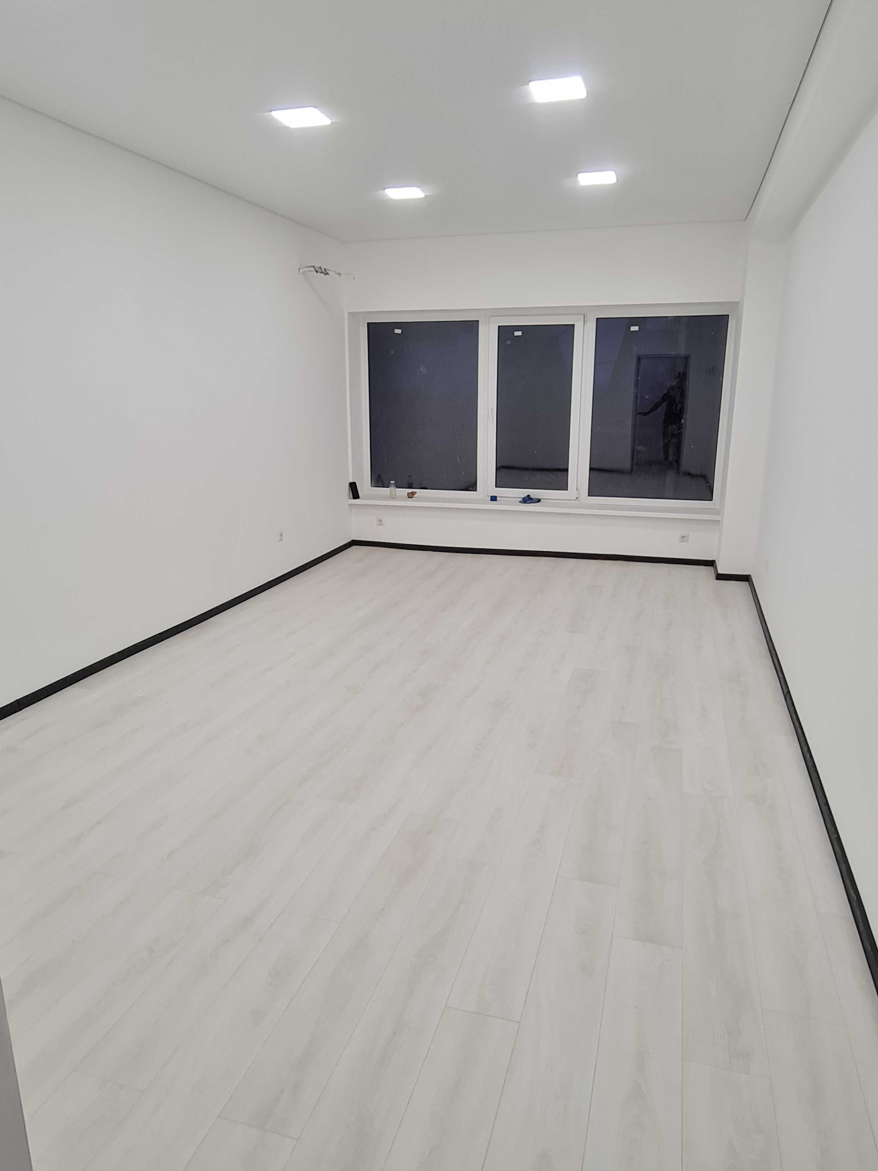 Продається офісні приміщення 242 м² у центрі Ужгода, офіс, комерція,