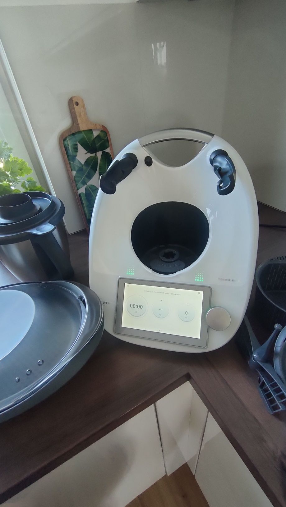 Thermomix TM6 plus dodatkowe naczynie plus akcesoria