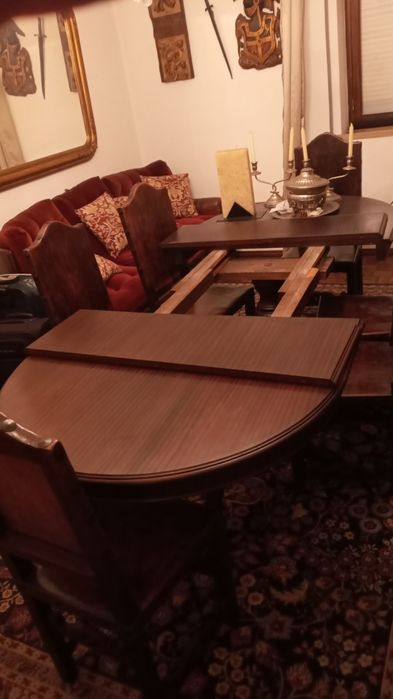 Mesa maçica em extençivel, com 6 cadeiras