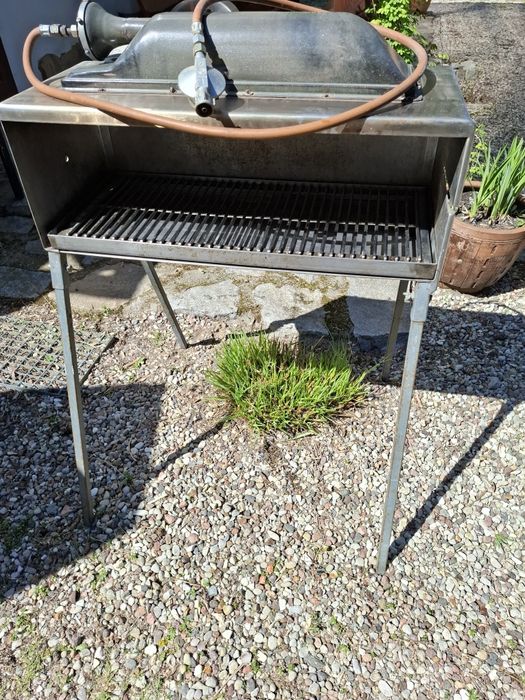 Grill gazowy ze stali nierdzewnej