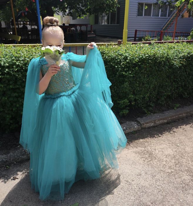 Нарядне плаття на дівчинку 6,7,8 років