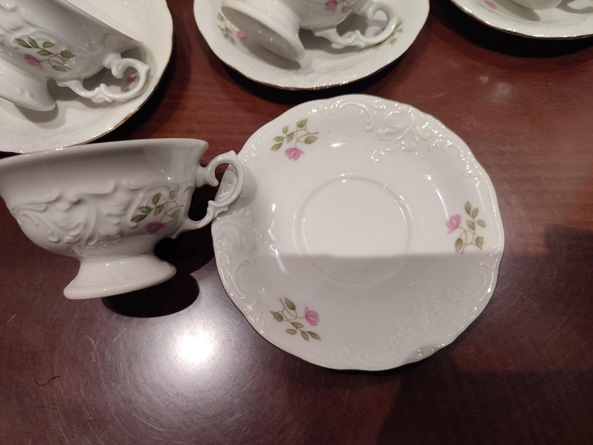 Śliczny stary zestaw sześciu filiżanek ze spodkami porcelana Wałbrzych