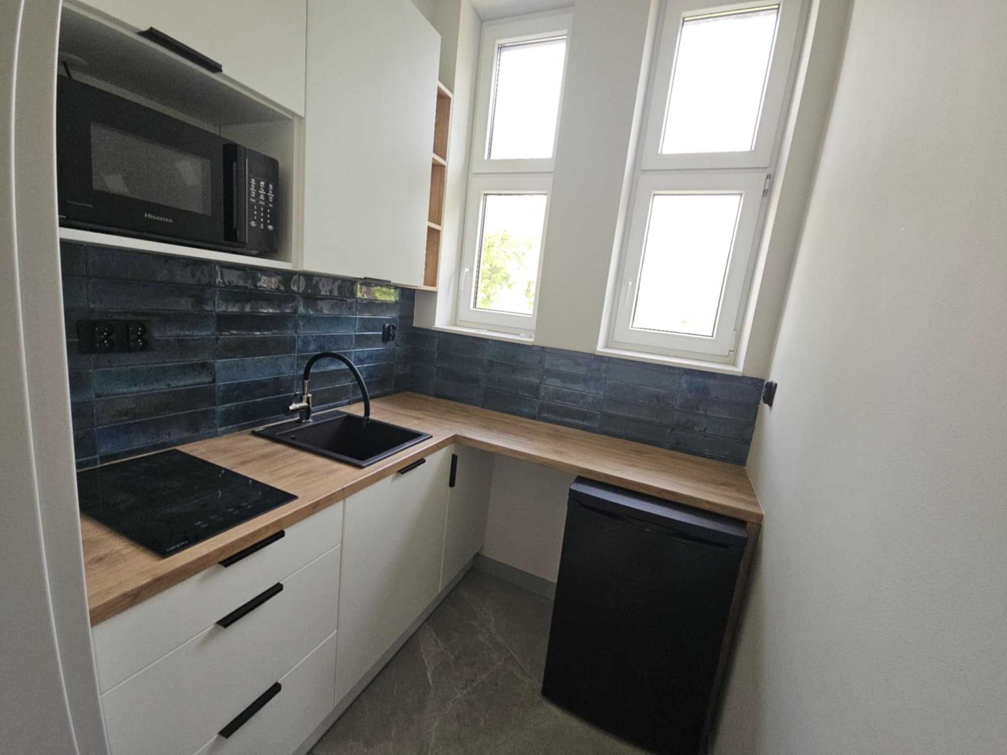 Komfortowy lokal usługowo - biurowy, parter budynku, parking