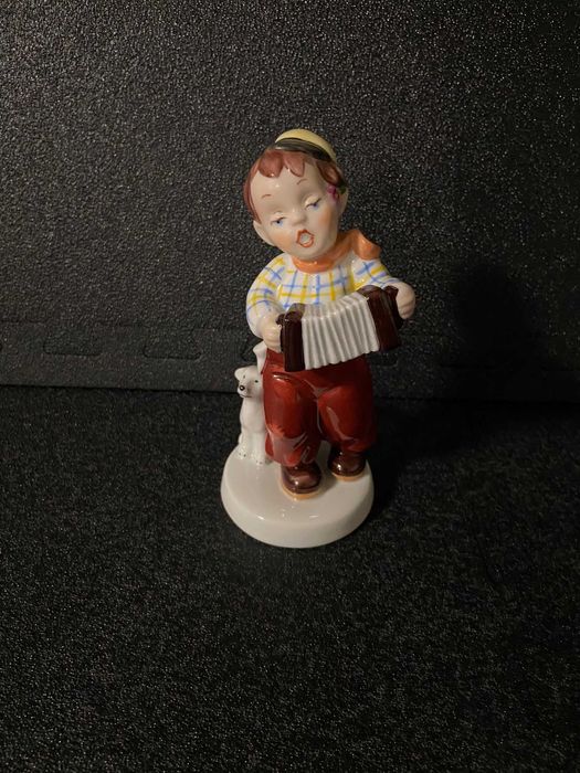 Menino acordeonista - Royal Dux - BOHEMIA