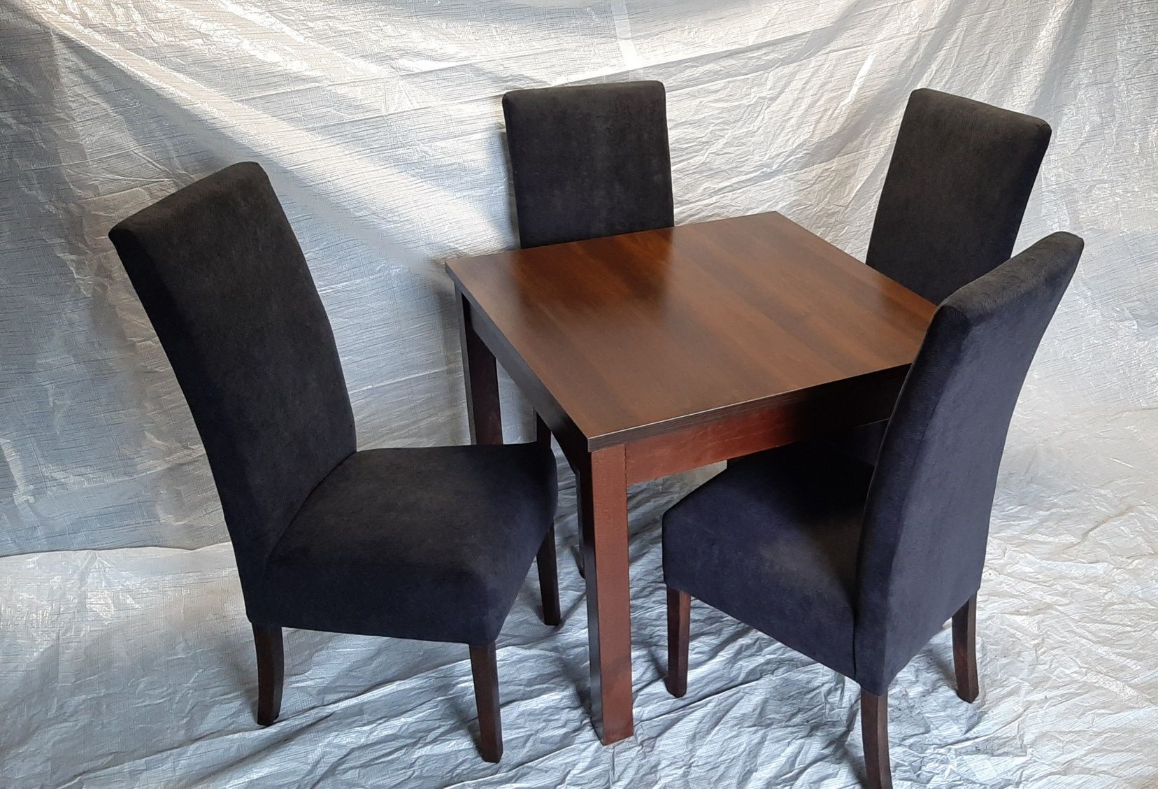 Stół i 4 krzesła masywny zestaw