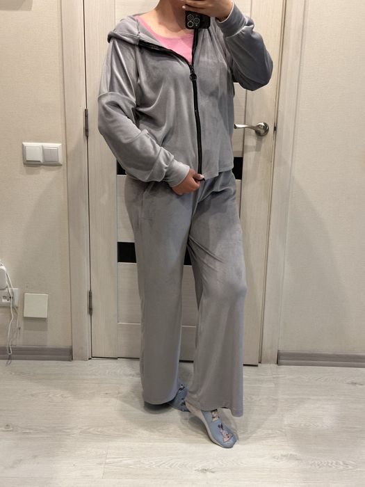 Костюм жіночий плюшевий велюровий сірий спортивний