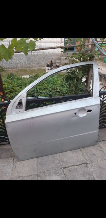 Дверь передняя левая Шевроле Авео Т250