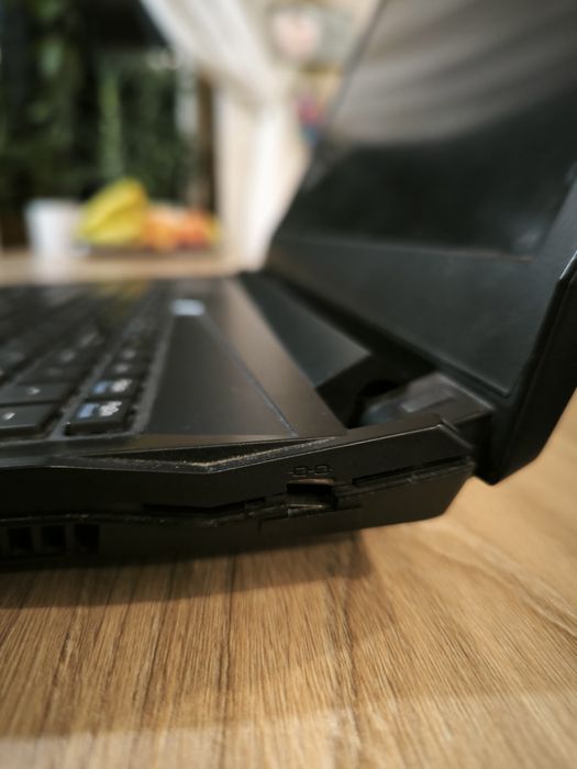 Laptop do gier Clevo N850HK1 i5-7300HQ 12gb DDR4 GeForce GTX1050Ti