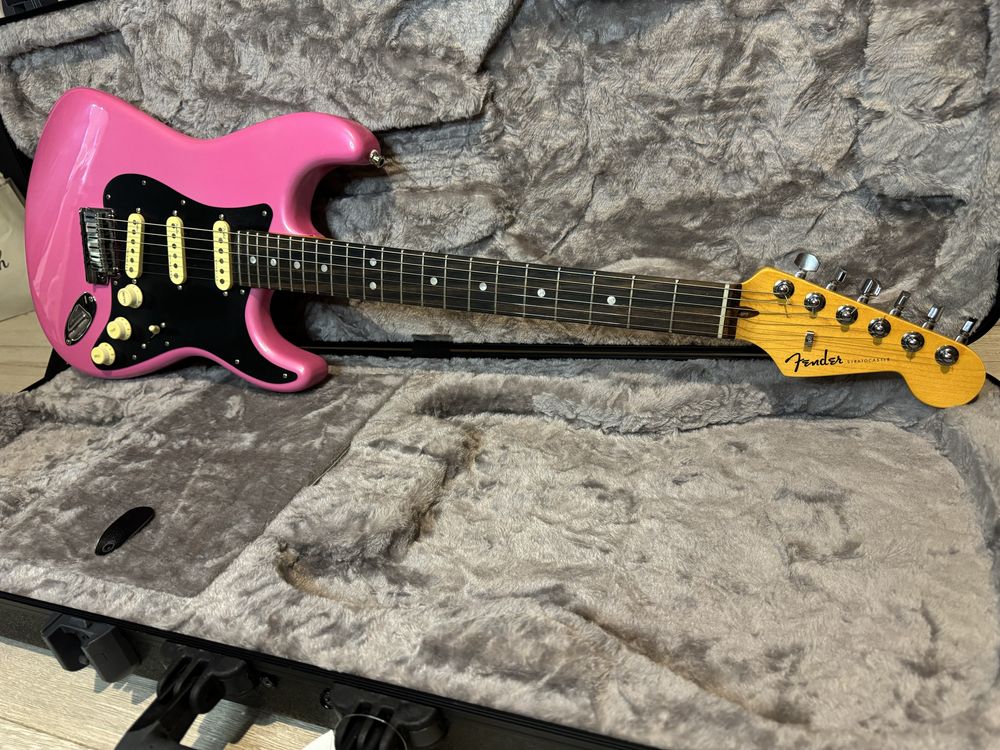 Fender Stratocaster American Ultra Limited Bubble Gum kolekcja Luxona