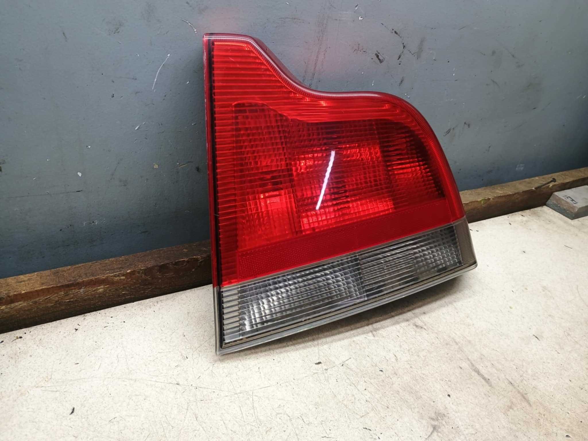 Lampa Prawy Tył Prawa Tylna Volvo S60 I