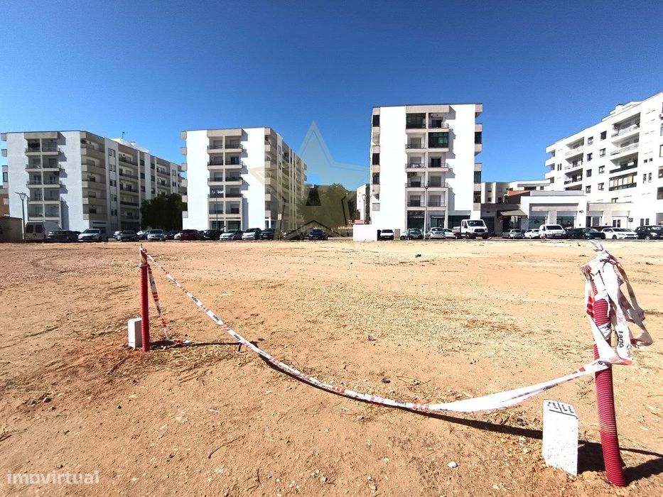 Lote Exclusivo em Lagoa - Oportunidade de Investimento no Algarve