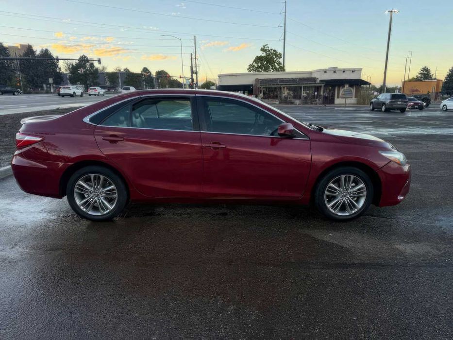 Toyota Camry      2017