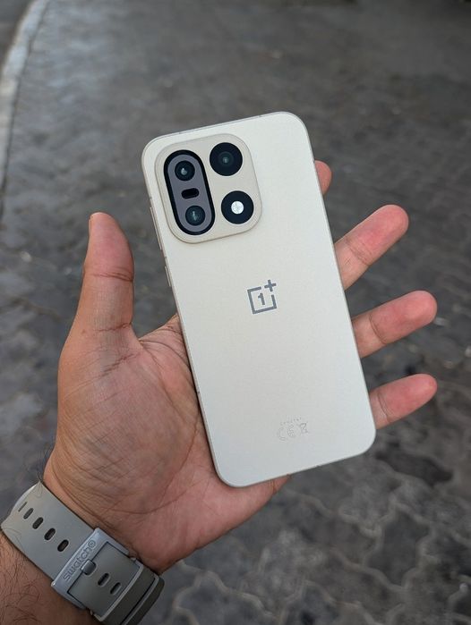 Oneplus 15 (16/512 Global 2 физ сим +есим Убийца флагманов монстр АКБ)