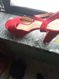 Sandálias vermelha