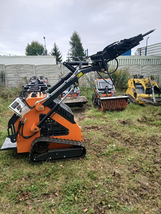 Wynajme miniladowarke skidsteer mlot szczotka wiertnica  wypożyczę