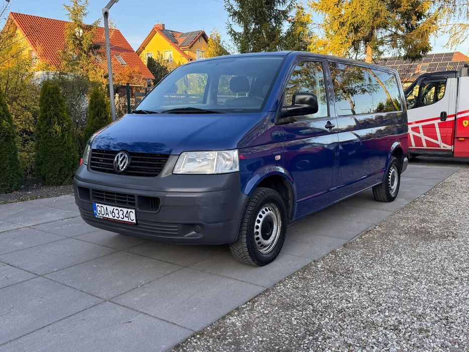 Volkswagen CARAVELLE 9 MIEJSC LONG KLIMA NAWIEWY  Sprowadzony Zarejestrowany Gotowy do pracy