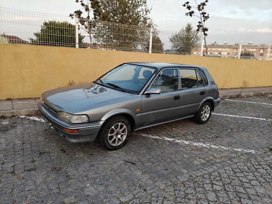 Toyota Corolla 1800D - 5 lugares