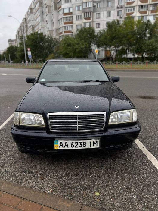 Продам мерсіка с 200 1998 року в гарному стані.