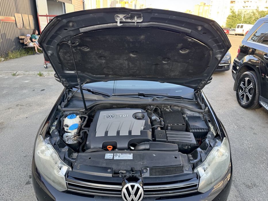 Продам офіційний Volkswagen Golf 2012 автомат