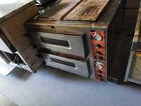 Forno de pizzas usado a funcionar bem.