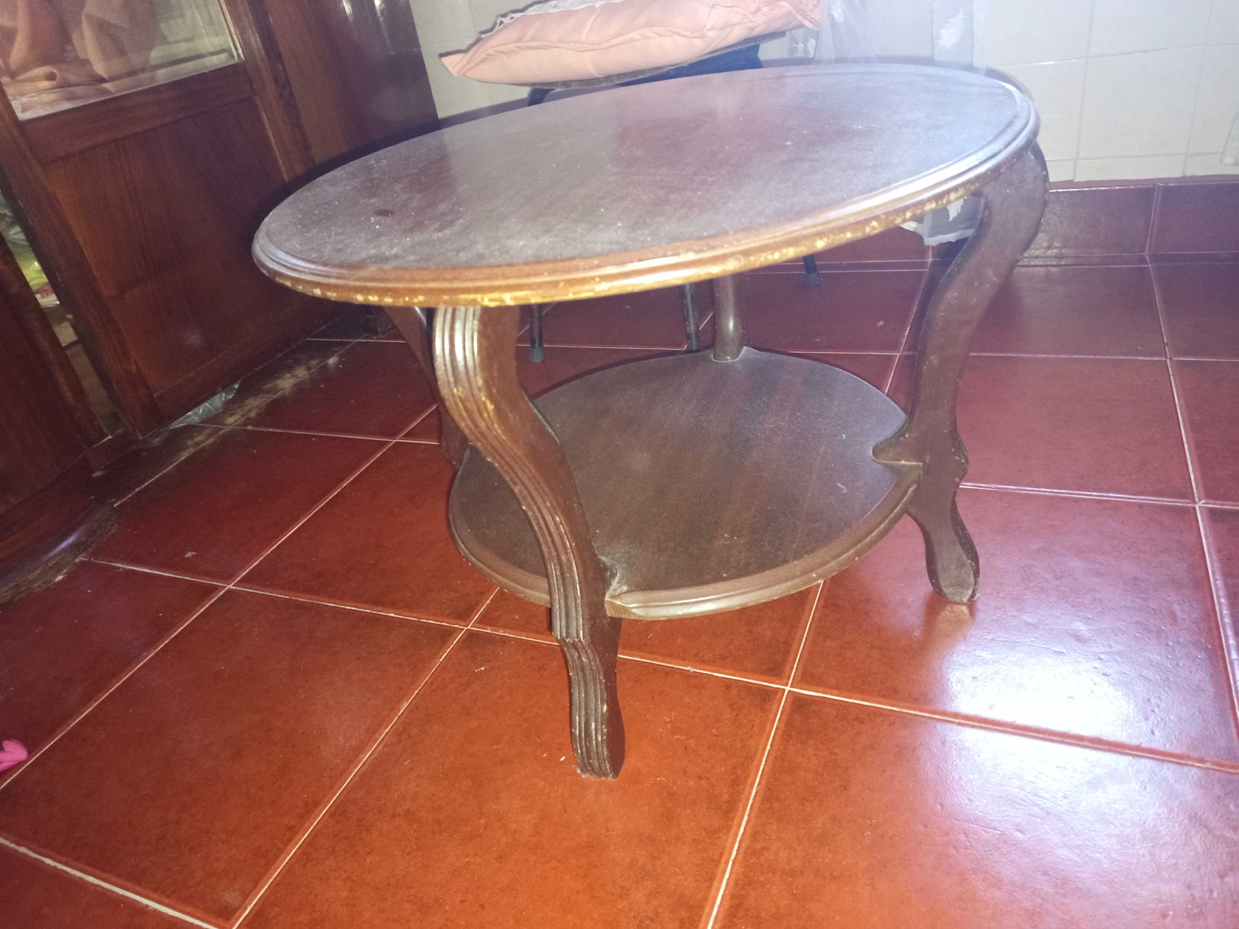 Pequena mesa de apoio