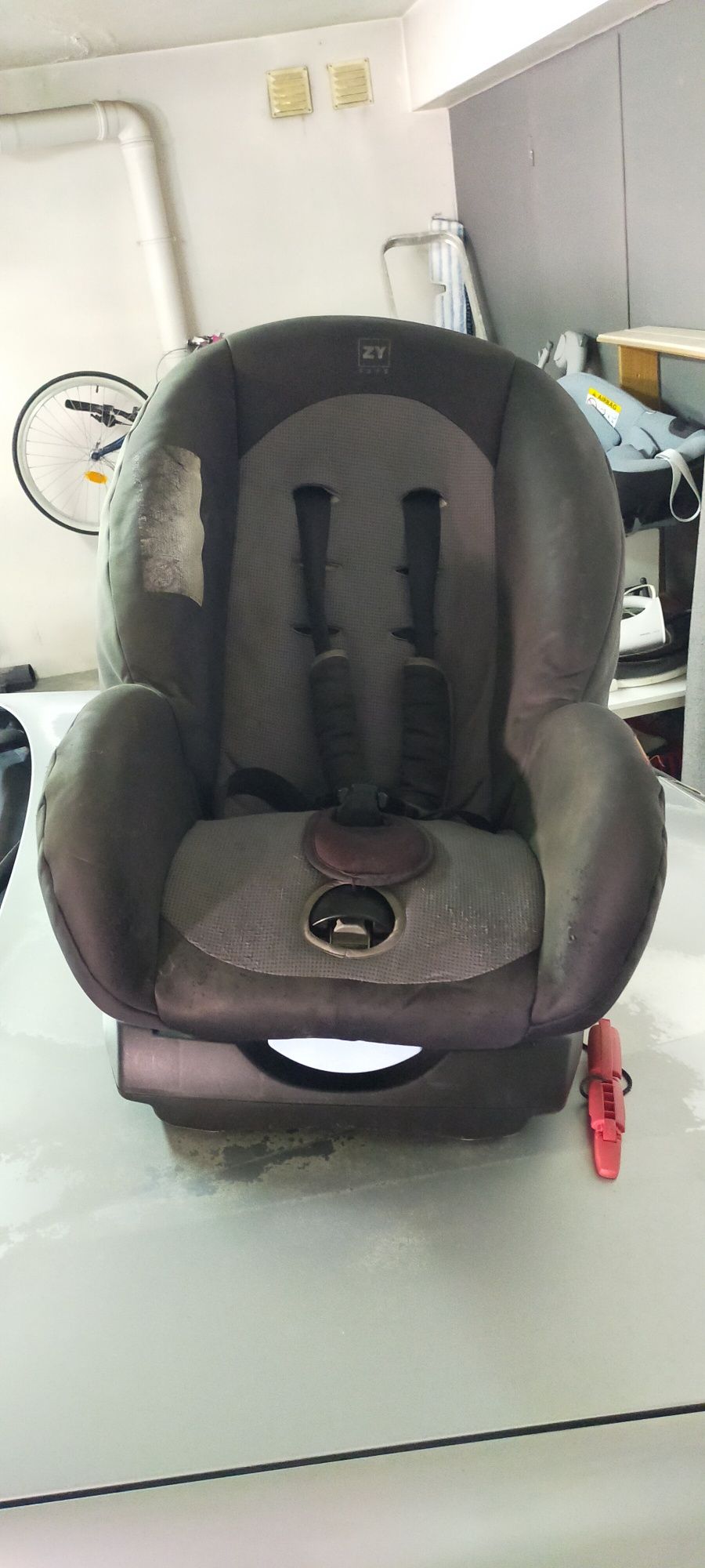 Vendo duas cadeiras auto de bebê em bom estado   bebê