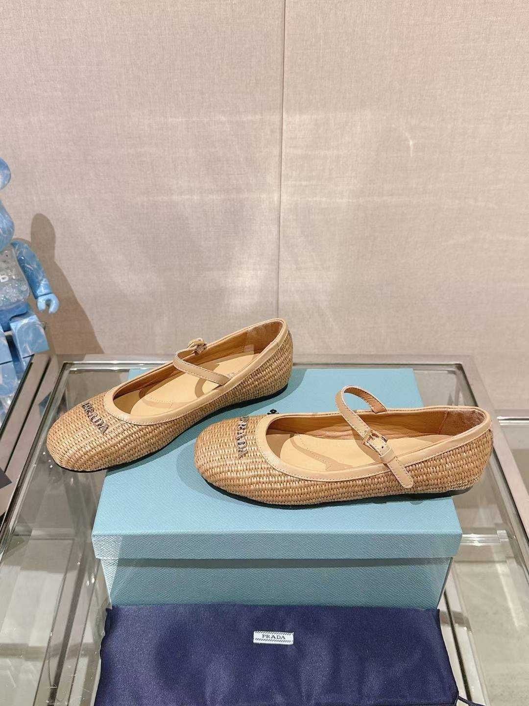 Buty, sandaly klapki, skora 110211
