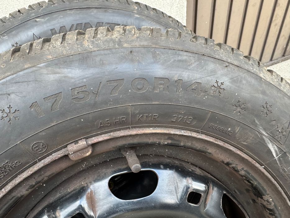 Koła zimowe 14 VW Seat Ibiza Arona 5x100 Dunlop