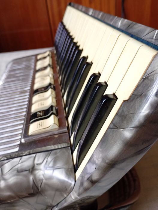 Akordeon Hohner Organola 140 basy, 4 chóry