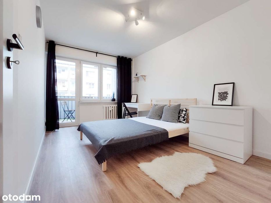 Duży wygodny pokój z balkonem Rataje Piastowskie dla dziewczyny