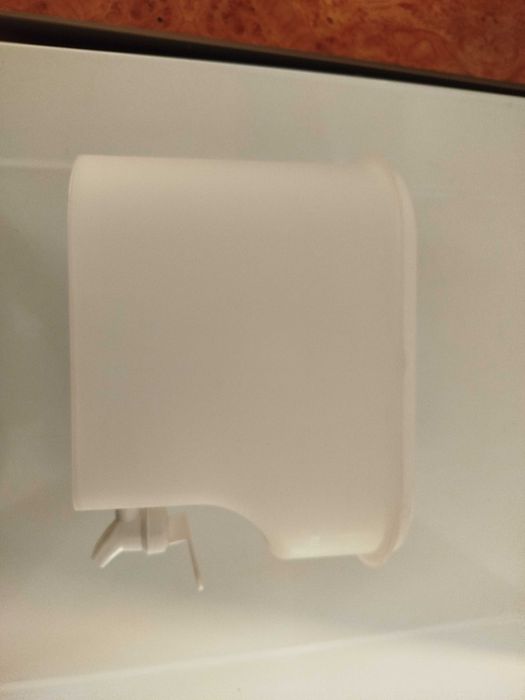 Dozownik do napojów z wieczkiem i kranikiem