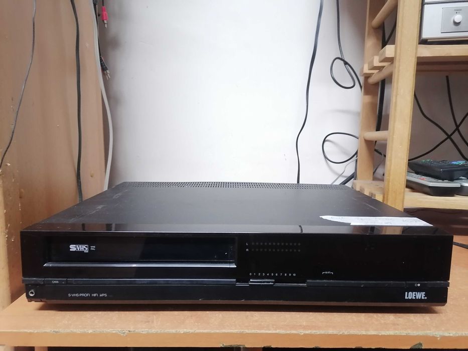 Magnetowid S-VHS Loewe Profi OC650H