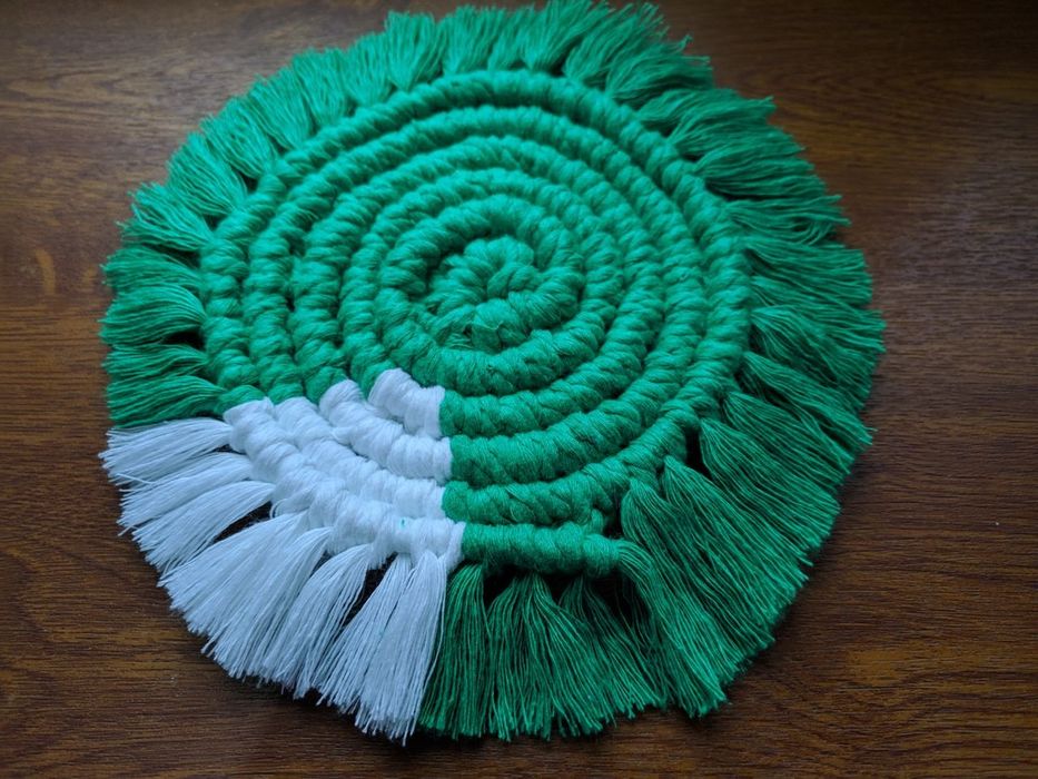 Ялинка декоративна макраме