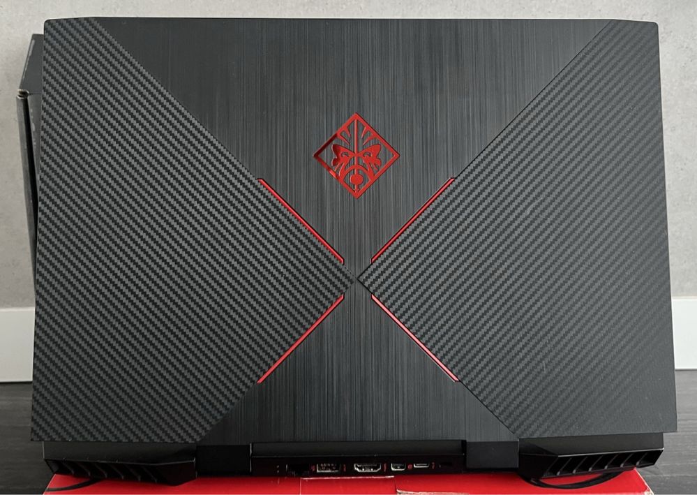 Portátil HP Omen 15 com caixa