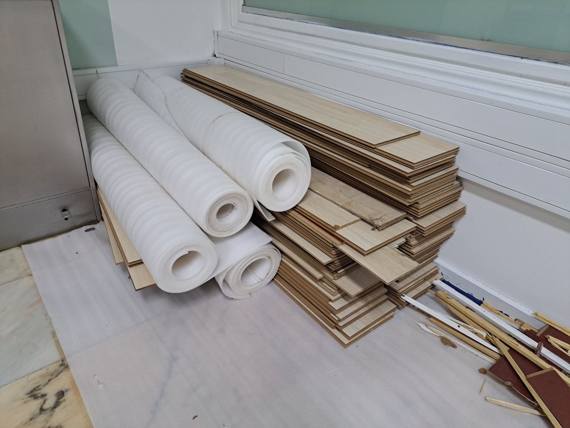 20m2 Pavimento Flutuante Usado