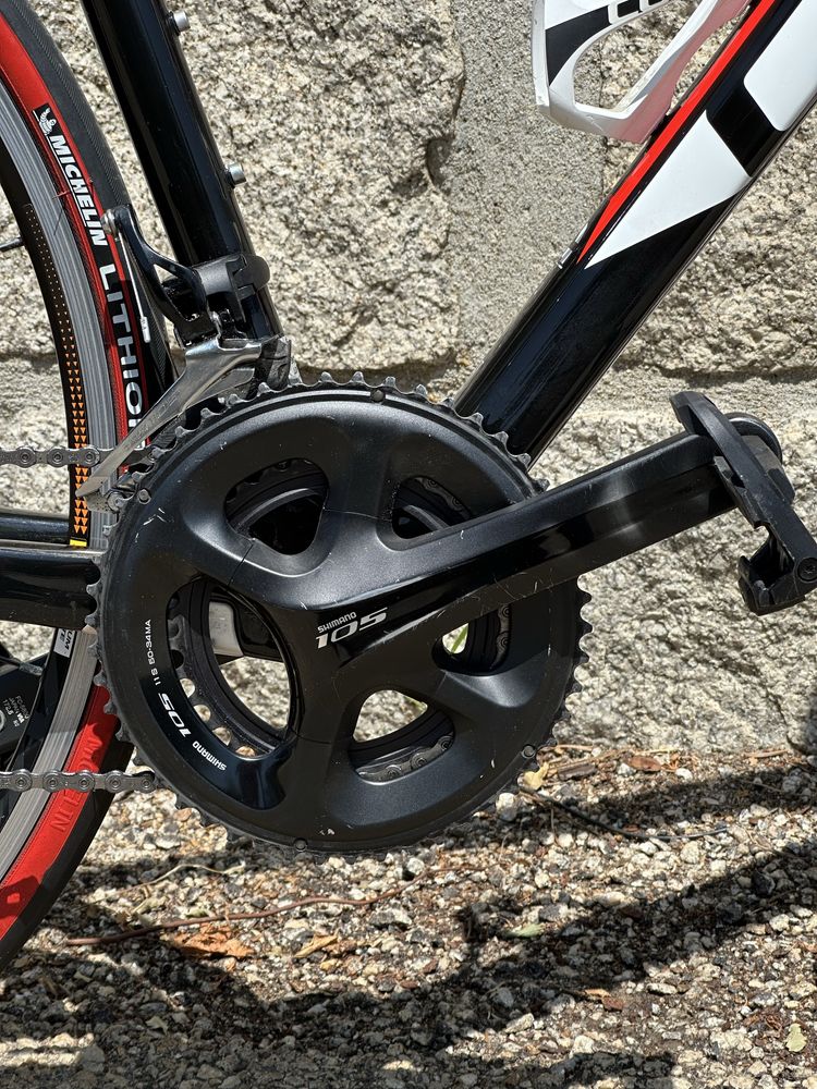 Bicicleta Cube Attain CMPT Carbono 56