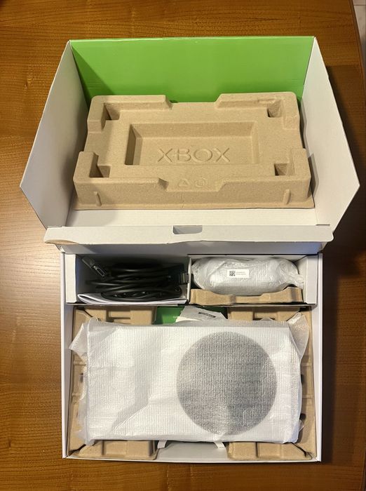 Xbox Series S 512GB – Como Nova + Garantia até Outubro 2027