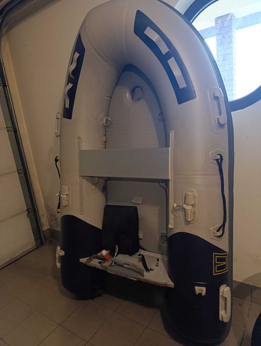 Ponton Vertis bv 230 z silnikiem Mercury 3.5