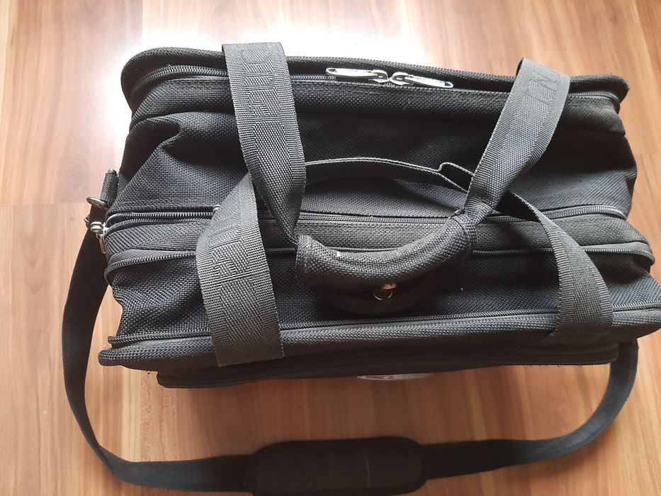 Torba na laptopa i dokumenty