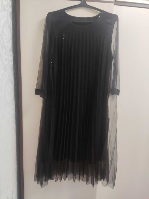 Сукня святкова .Одягнена 1 раз