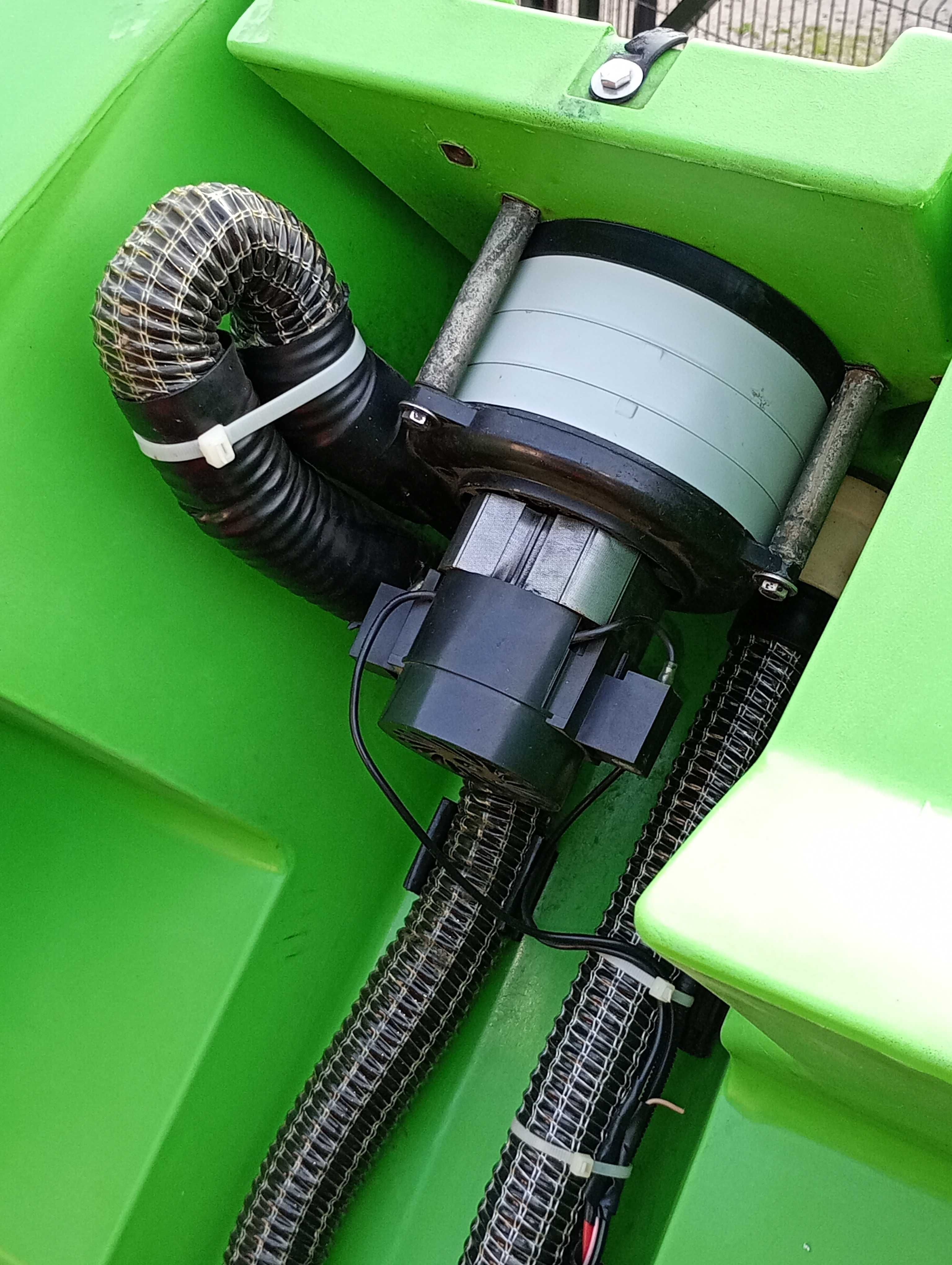 Maszyna czyszcząca, duży automat szorująco zbierający IPC CT 160 BT70