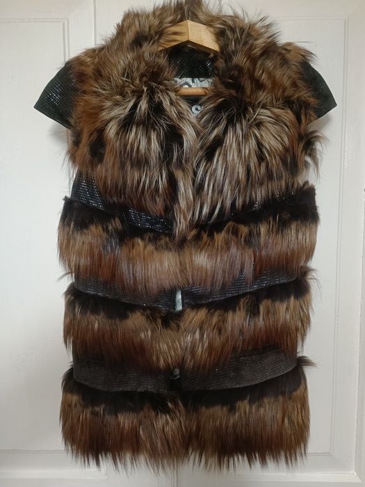 Женская меховая жилетка из чернобурки