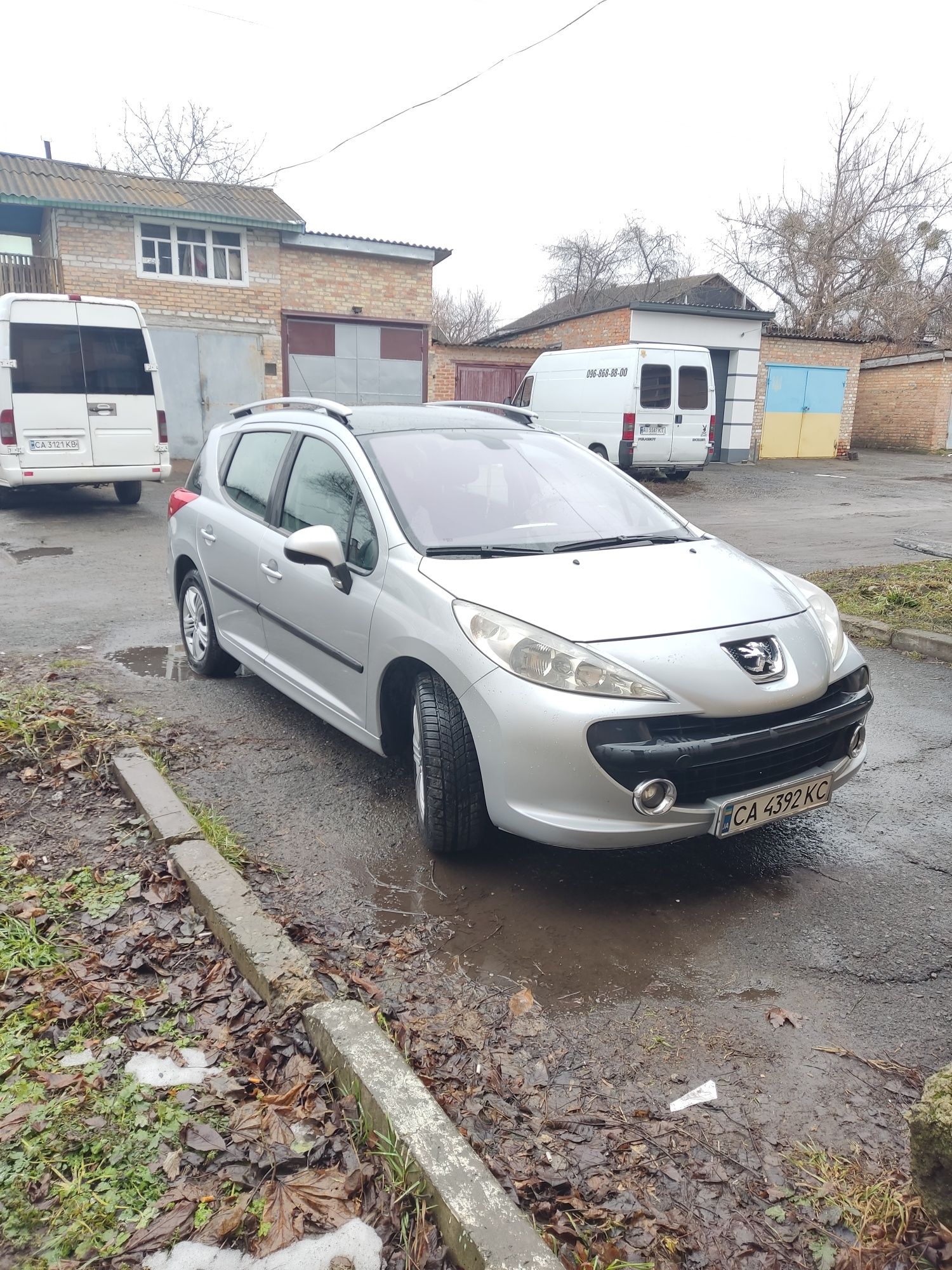 Продам економний автомобіль в гарному стані